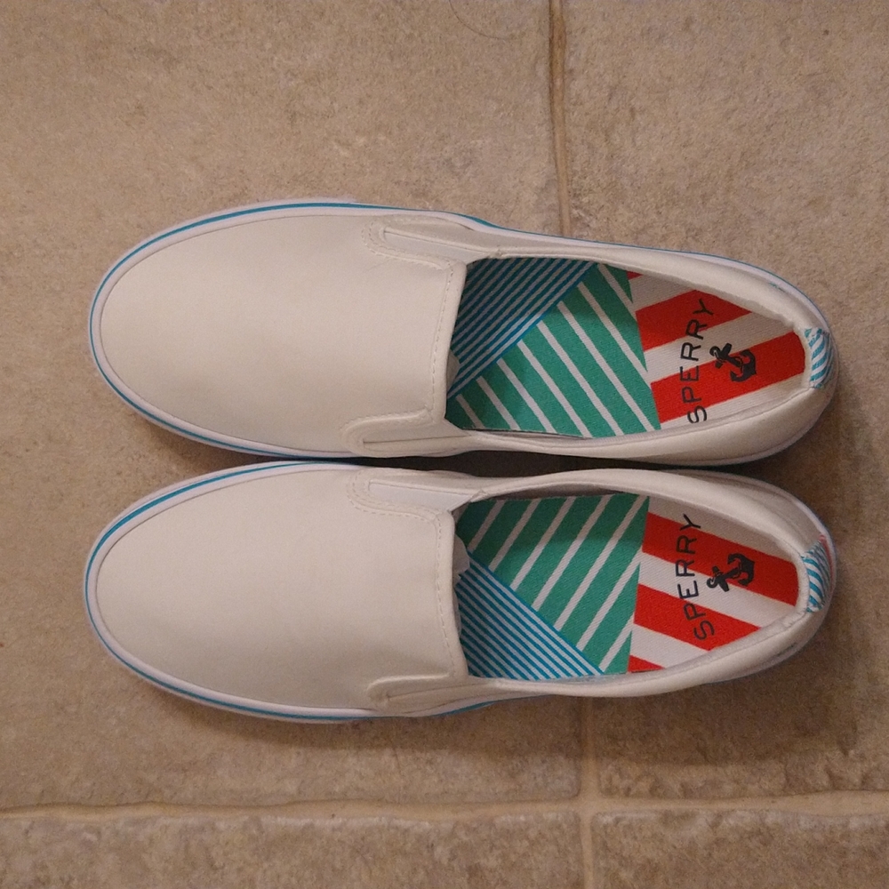 BNIB Sperry slip on sneakers white 7.5